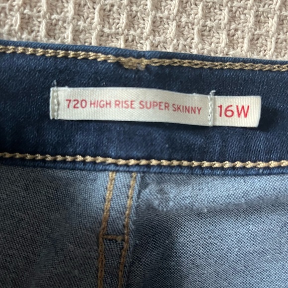 Levi's 720 high rise super skinny Women's Dark Blue Straight Leg Jeans 16 w - Picture 8 of 9